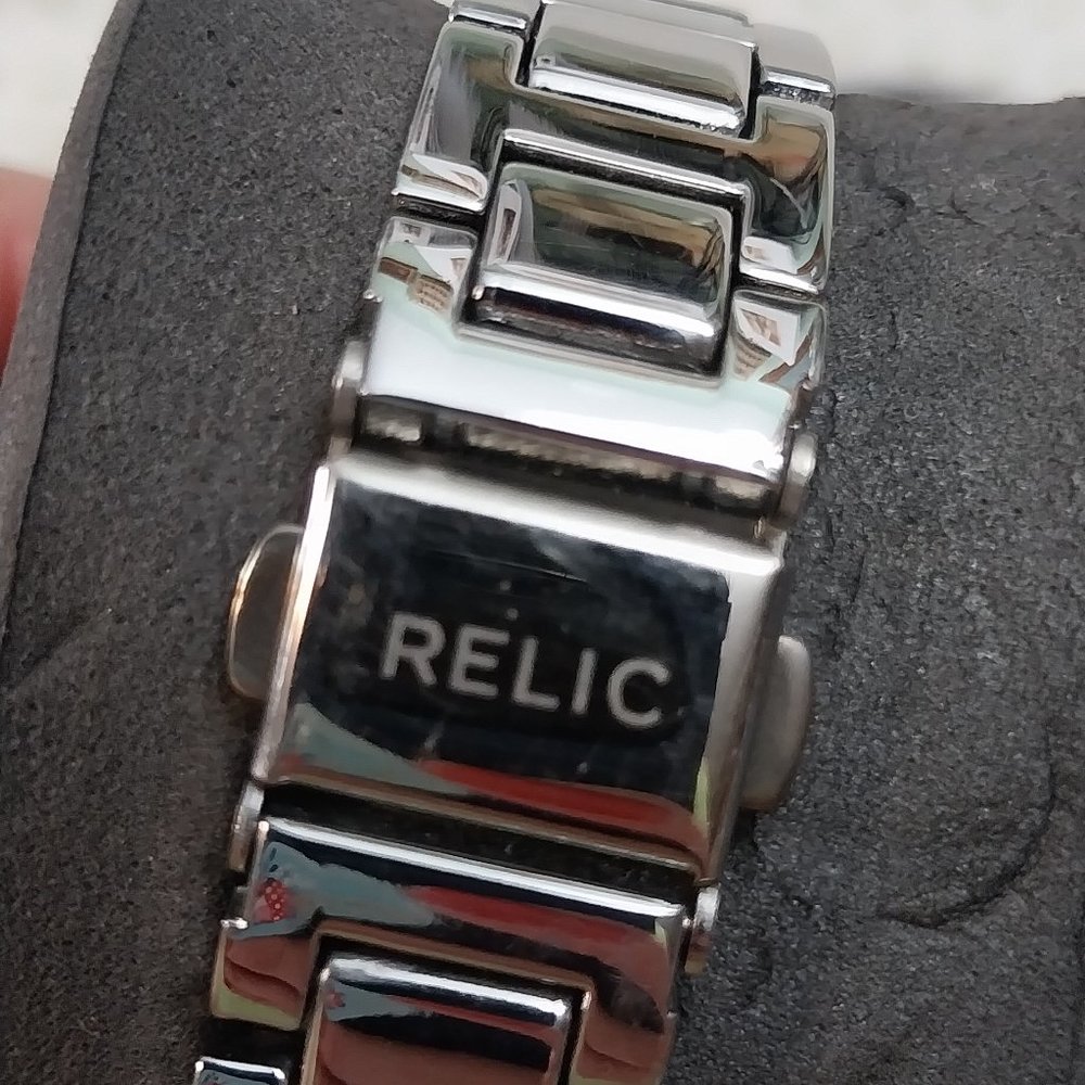 2949 Ladies Relic brand Watch, Rhinestones and Pick Pearl Face. Comes with case. - Picture 5 of 6